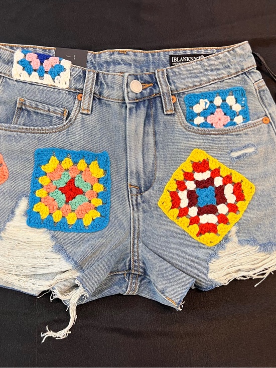 Blank NYC Pants - Blank NYC The Barrow Vintage High Rise Denim Shorts Crochet Patches size 25 NWT